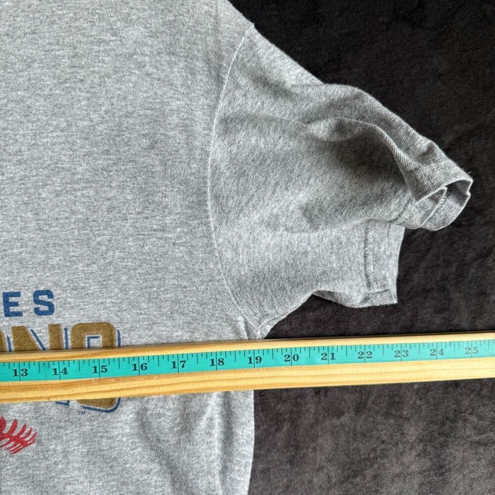 Chicago Cubs 2016 World Series Tee Men's M Gray MLB Delta Collector Shirt - Picture 9 of 13